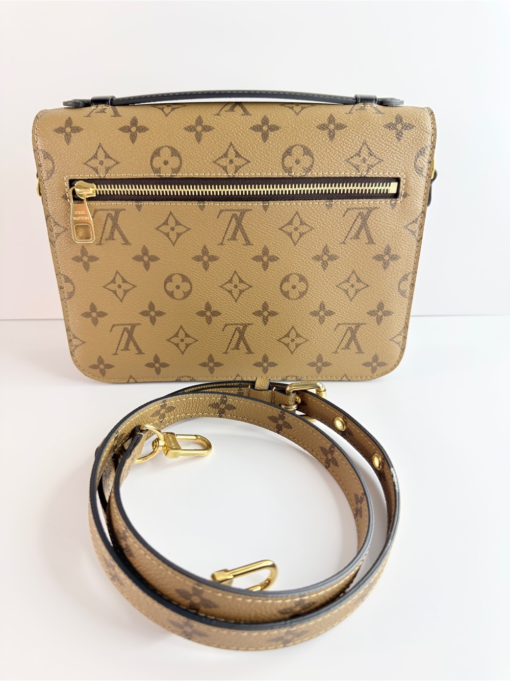 Louis Vuitton Métis Monogram Reverse - Picture 5 of 17